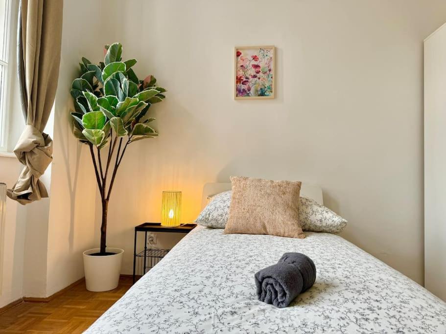 Apartment 130 M2 Stylish 5 Bedroom *